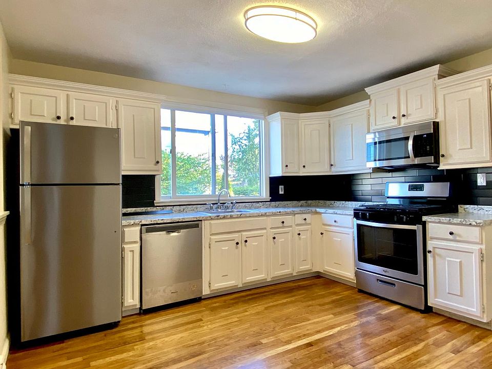 New Appliances & New Backsplash