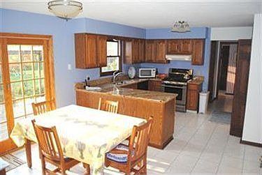 2nd image of 829 Quail Hollow Cir