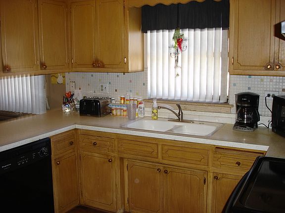 3rd image of 3701 Lombard Ave