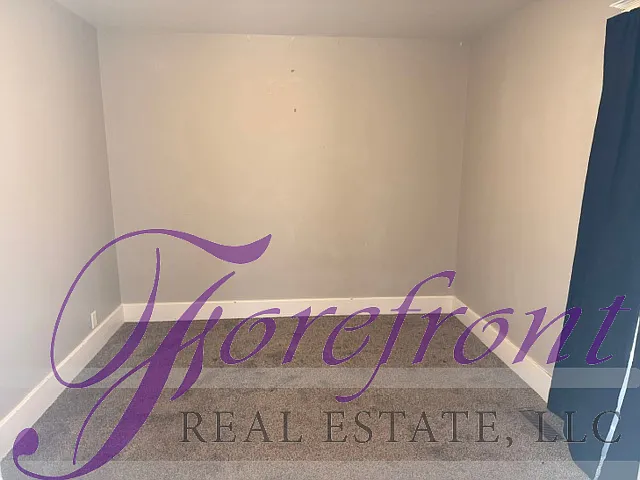 1105 S Locust St — Photo 6