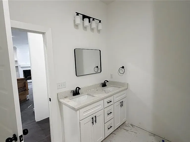 15 Skipton Dr — Photo 6