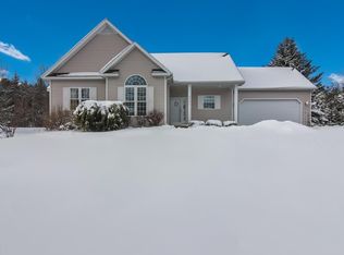 2721 Old Barn Rd, Traverse City, MI 49685