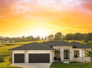 3013 Hillside Cir, Norwalk, IA 50211