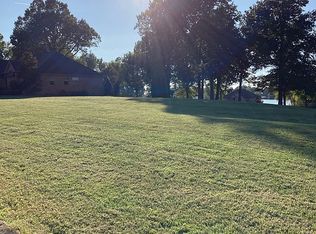 2103 Versnick Dr, Madisonville, KY 42431