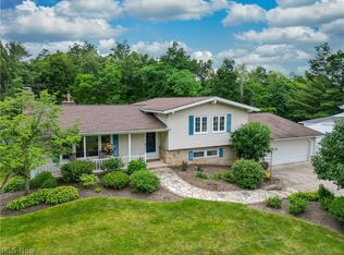 381 Hickory Hill Rd, Chagrin Falls, OH 44022