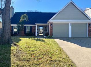 200 Wildbriar St, Euless, TX 76039