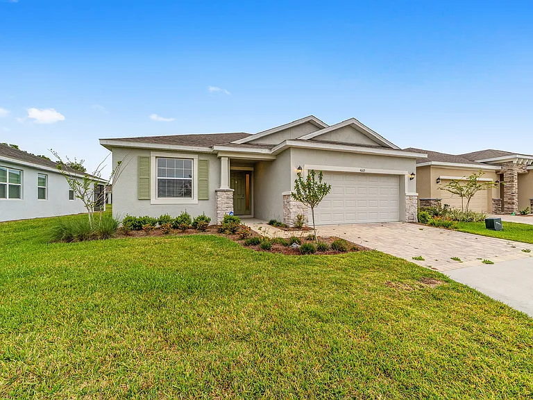 4665 NW 51st Terrace Rd — Photo 3