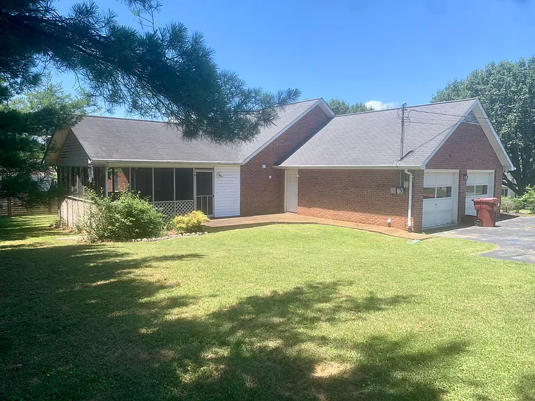 2 Parwood Ct — Photo 3
