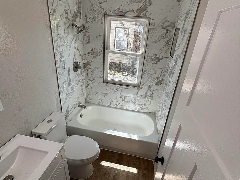 1703 N Valley Ave — Photo 38