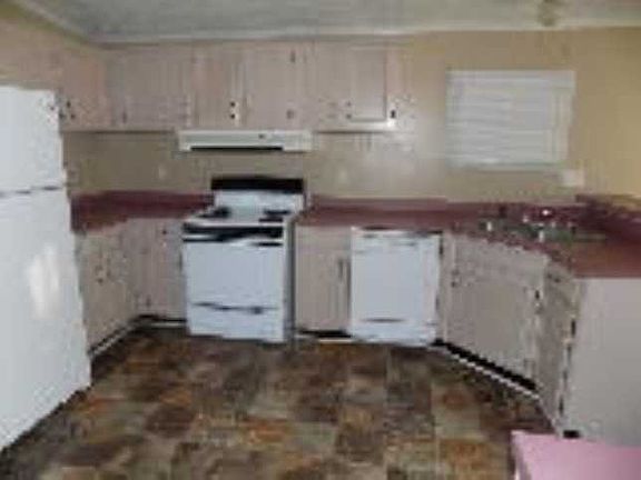 4th image of 235 Fairlane Dr