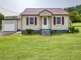 330 E Ellis Ln, Mount Carmel, TN 37645