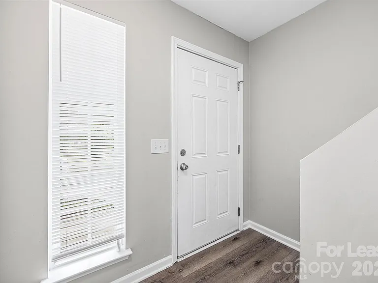 5194 Brooktree Dr — Photo 3