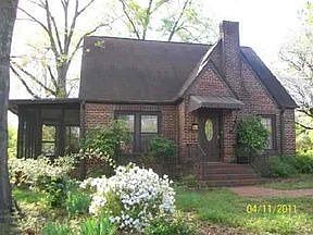 2nd image of 164 Courtland St