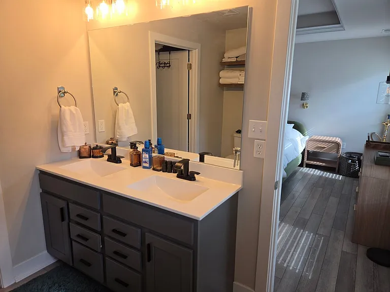 1512 Spring Mountain Dr — Photo 12