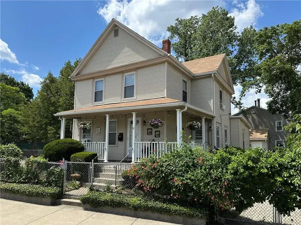 176 Beechwood Ave, Pawtucket, RI 02860