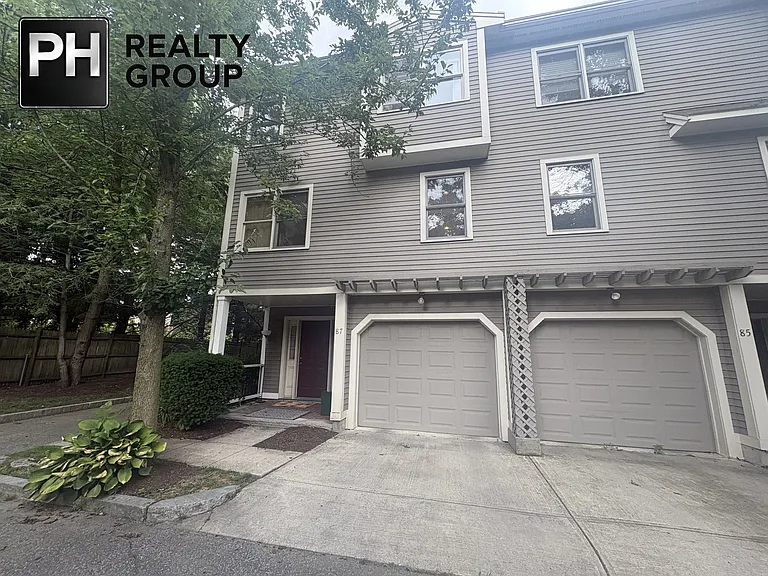 87 Pleasant St #1A — Photo 1