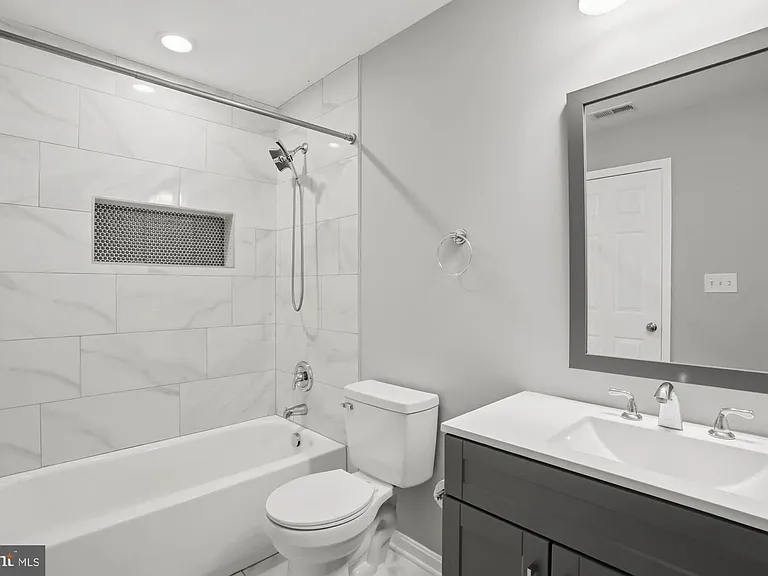 283 Shorewood Dr — Photo 21