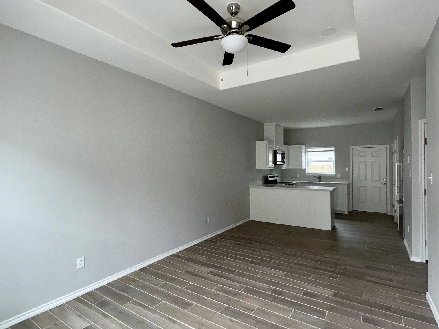 6802 North 56th Lane - New Owner - 2 — Photo 2
