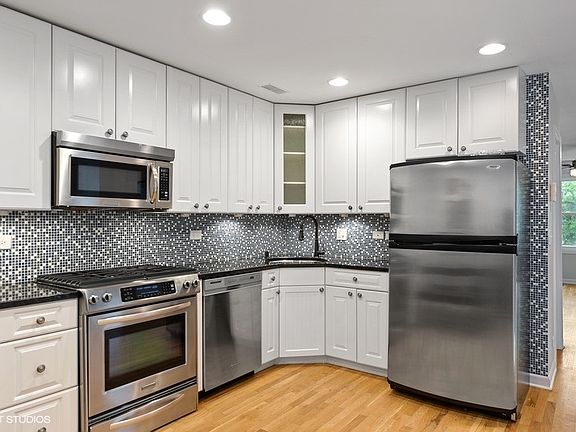 5th image of 1815 N Bissell St #2