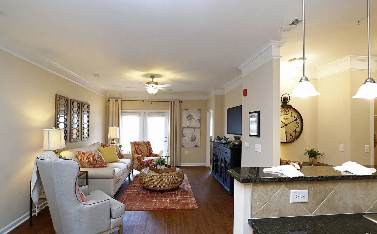 Summerwind Apartments — Photo 2