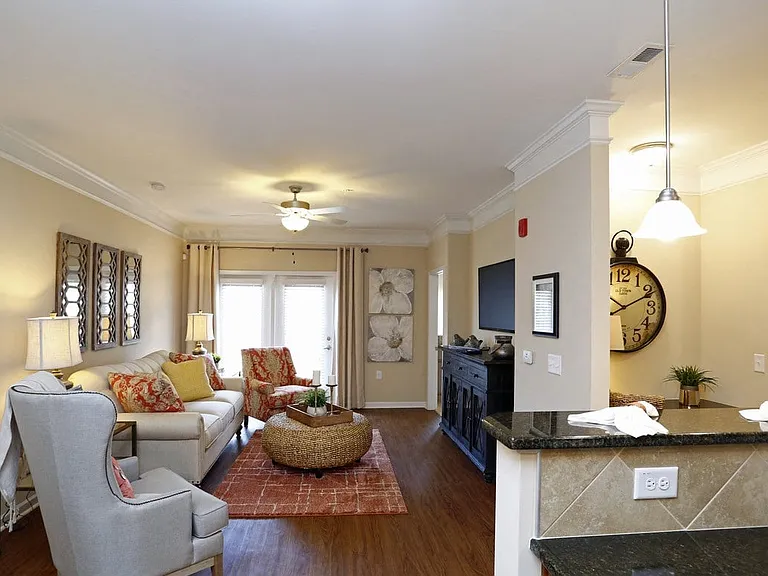 Summerwind Apartments — Photo 2
