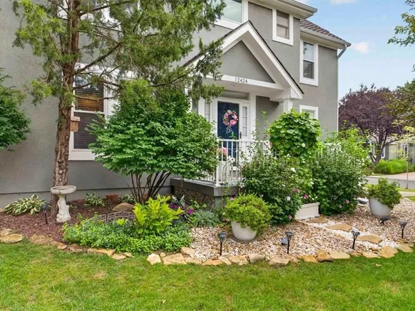 12424 Long St, Overland Park, KS 66213