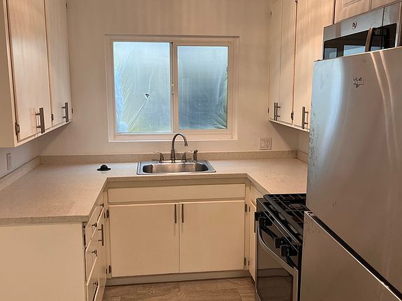 4th image of 1615 E 2nd St #B