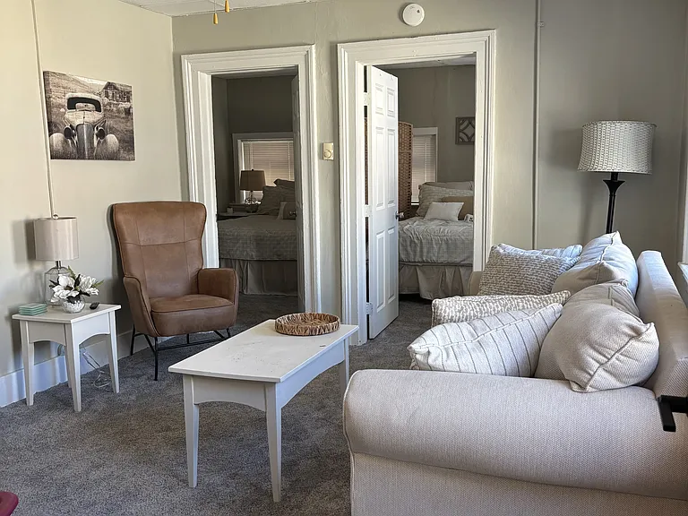 203 W College Ave #1 — Photo 8