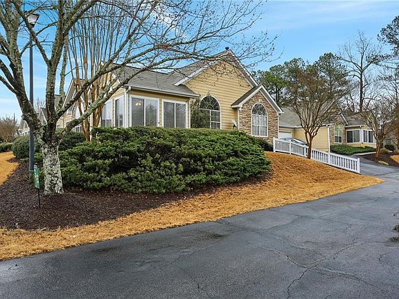 3rd image of 2191 Rockbridge Rd APT 1301