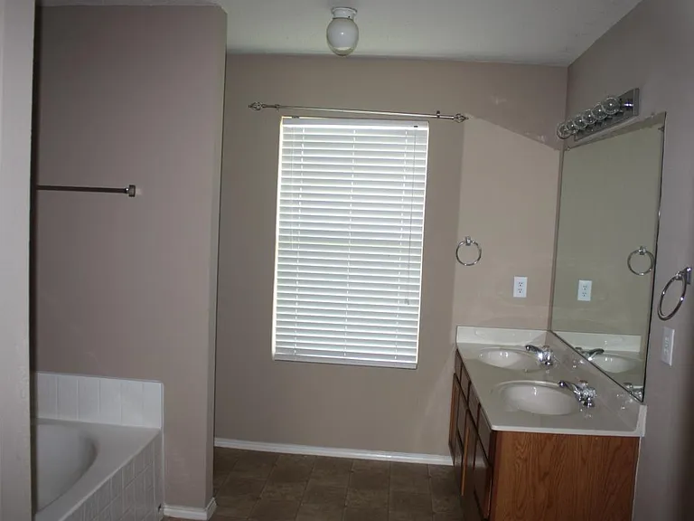 309 Dakota Ridge Dr — Photo 9