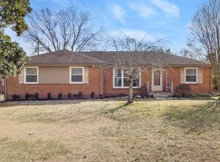 2140 Memorial Dr, Clarksville, TN 37043