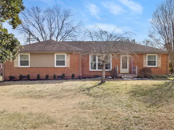 2140 Memorial Dr, Clarksville, TN 37043