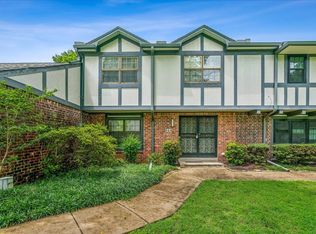 964 Rustling Oaks Cir, Memphis, TN 38117