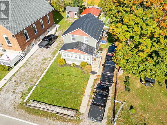 3rd image of 2689 N Shore Dr