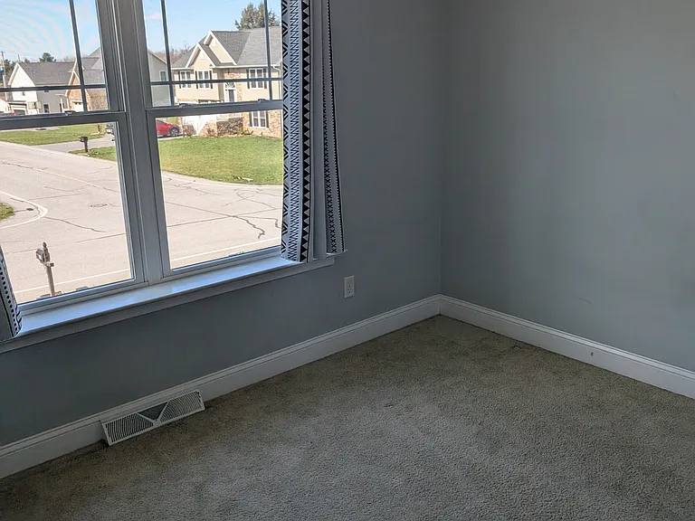 17 Victoria Ct — Photo 25
