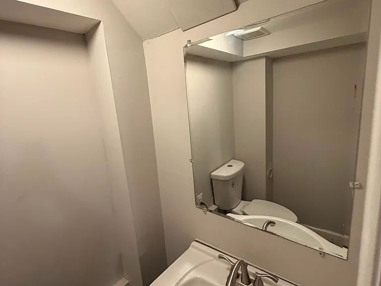 2119 Hawthorne Rd — Photo 3