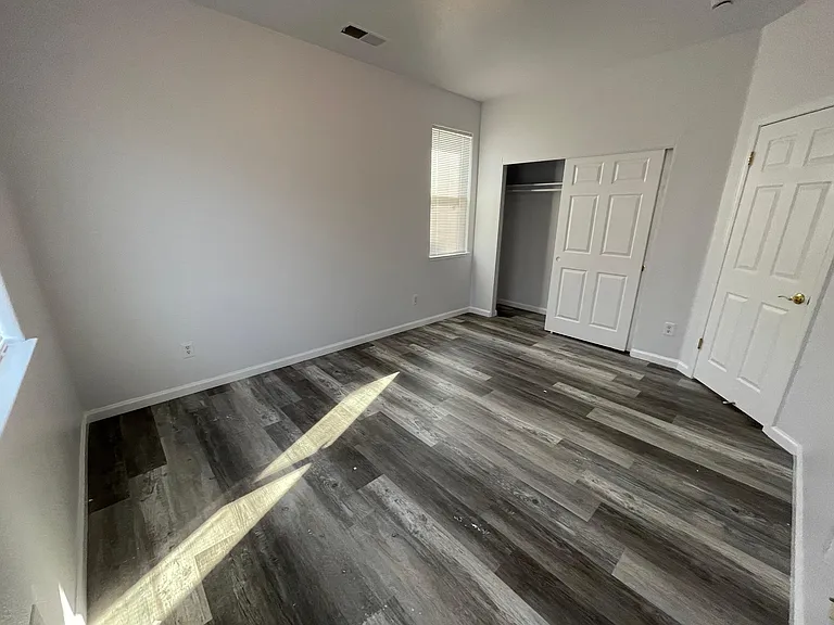 850 Saffron Dr — Photo 10