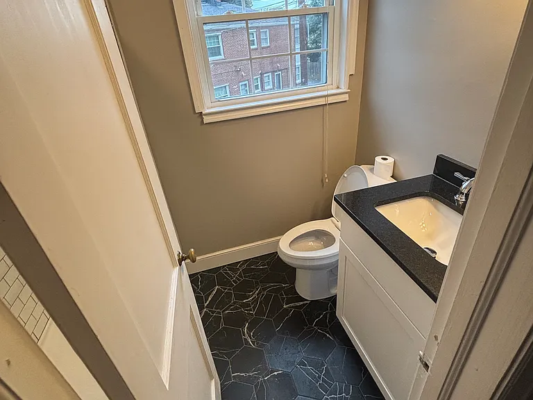 100 Lewis Dr #9C — Photo 9