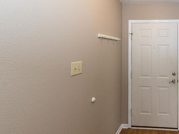 3rd image of 11841 Wapiti Way