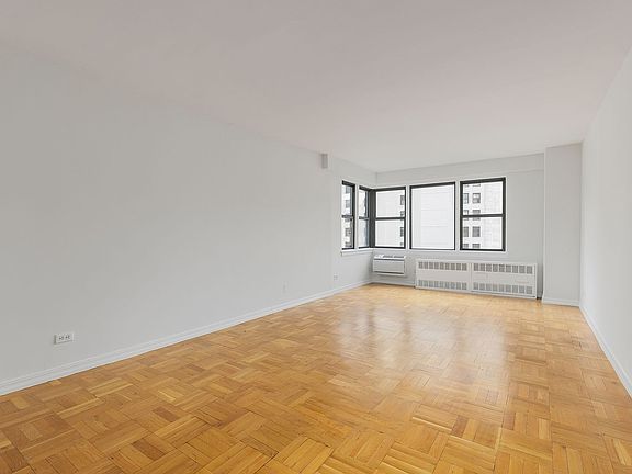 3rd image of 200 E 15th St APT 14G