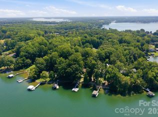 4036 Rhynland Dr, Sherrills Ford, NC 28673