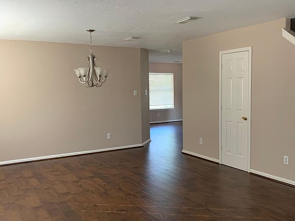 2nd image of 15507 Fair Elm Ct