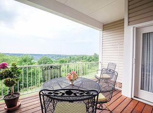 335 Shadow Ridge Dr, Highland Heights, KY 41076