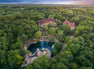 5225 Renner Rd, Shawnee, KS 66217