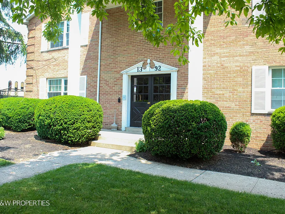1392 Bryden Rd