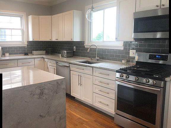 3rd image of 477 Nelson Ave