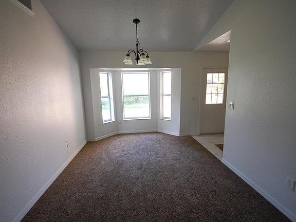 4th image of 236 Marion Oaks Trl