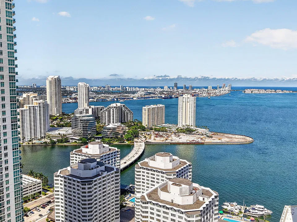 1010 Brickell Ave #1607