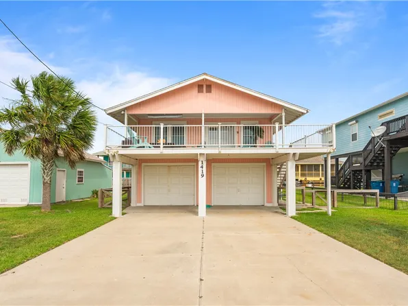 1419 S Magnolia St, Rockport, TX 78382