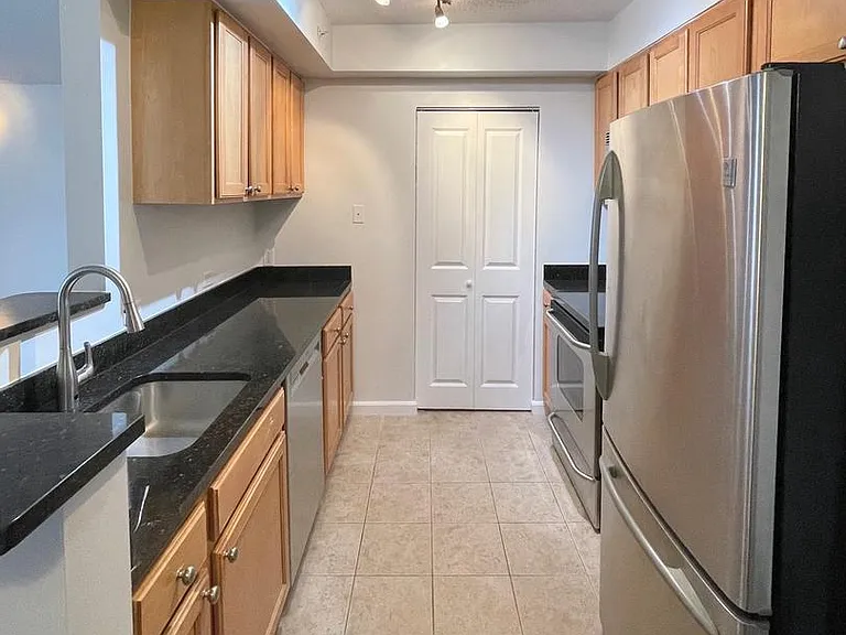 880 N Pollard St #605 — Photo 5